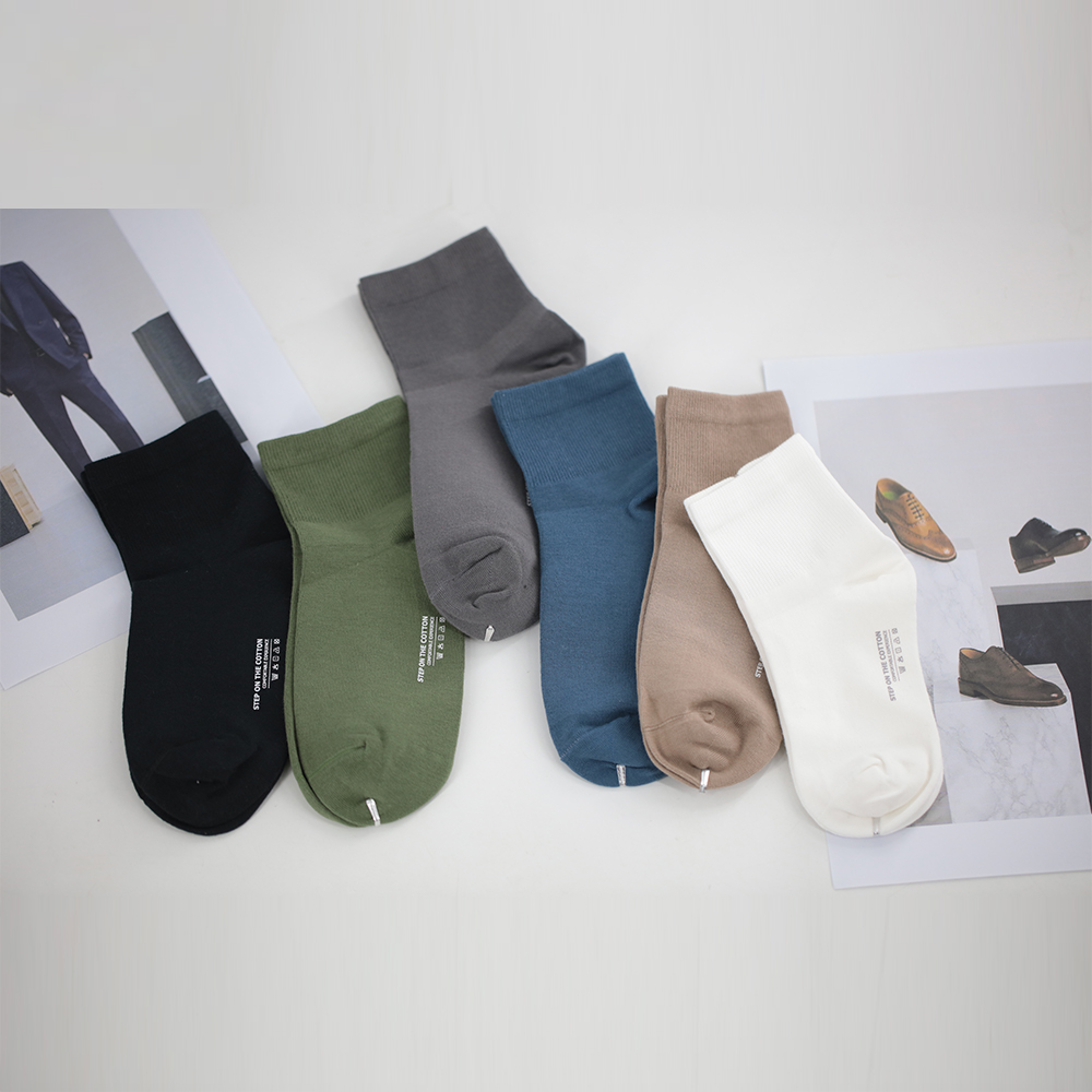 Medium tubi bombacio fortuita socks hominum purum est